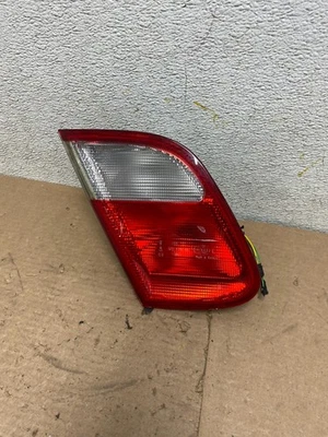 Luz trasera interior izquierda conductor Mercedes Benz CLK 1998-2003 P5253 DW Foto 1 de 4