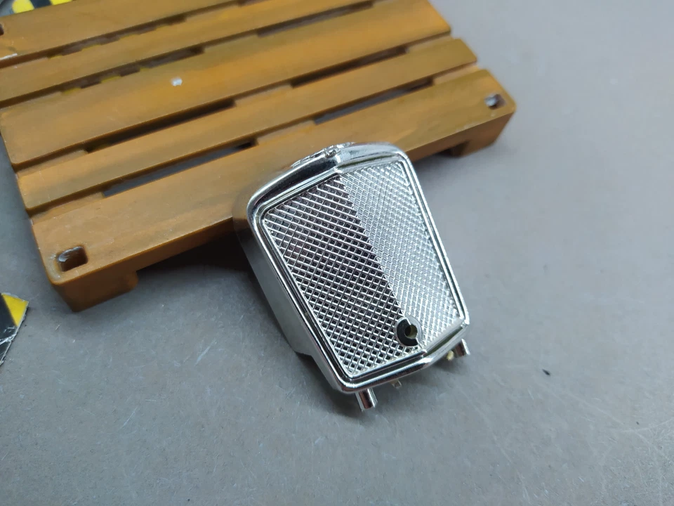 1/18  Calandre Jaguar SS100 Bburago - Photo 1/1