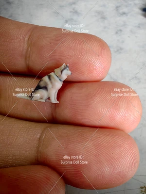 1/64 Minatures Figures Alaskan malamute Dog Scene Prop Mini Doll For Car Vehicle - Image 1 of 4