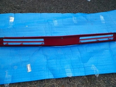 Painel traseiro de acabamento traseiro Pontiac Grand Prix 1967 - Imagem 1 de 4