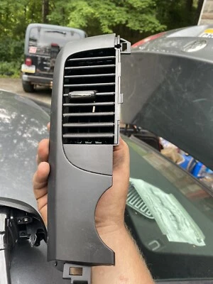 Hyundai Entourage 2006-2010 tablero ventilación consola central radio izquierda embellecedor negro Foto 1 de 2