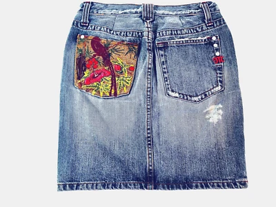 Miss Me Damas Pequeña S Exótico Floral Pájaro Bordado Denim Envejecido $89 Foto 1 de 4