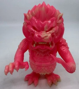 Super7 Rosa GID Mármol SDCC 2011 Mongolion Lamour Supreme Sofubi Japón KK - Imagen 1 de 5