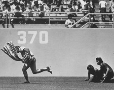 RICK MONDAY 8X10 PHOTO CHICAGO CUBS BASEBALL PICTURE MLB SAVING FLAG BURNING