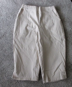 Croft & Barrow Pants Women's 6P Beige Stretch Capri Flat Front, Pull On, Pockets - Picture 1 of 10