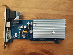 Elitegroup NVIDIA GeForce 6200 - 256MB DDR2 - AGP 4X/8X - Bild 1 von 4