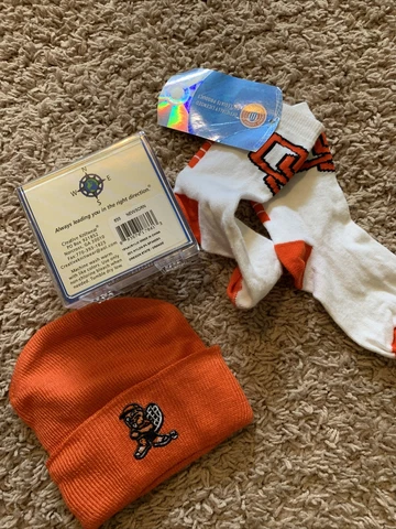 New W Tags Oregon State University OSU Beavers Infant Baby Newborn Beanie Socks Cover