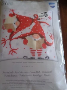 DIY VERVACO NEEDLEPOINT PILLOW CUSHION TOP KIT CHRISTMAS GNOMES 16" X 16" - Picture 1 of 2