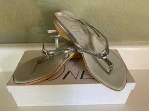 ONEX SILVER METALLIC LEATHER RHINESTONE CORK HEEL SANDAL SIZE 7 WITH BOX EUC - Picture 1 of 11