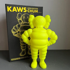 KAWS, CHUM, Vinylfigur, gelb aus 2022, signiert mit original box - Bild 1 von 13