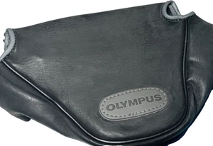 ★OLYMPUS SOFT CASE 100 PER FOTOCAMERA OM 101 IN PELLE ECOLOGICA MADE IN JAPAN!★ - Foto 1 di 3