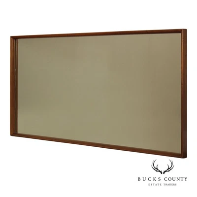 Espejo tocador moderno de nogal de mediados de siglo Foto 1 de 4