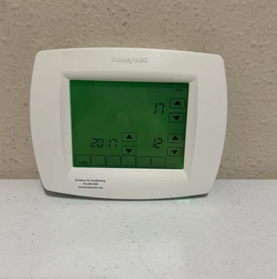 Honeywell TH832OU1008 Programmable Thermostat TH8000 Series Vision Pro - Image 1 of 4