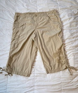 Y2K Faded Glory Originals Women's Floral Cargo Capri Tan, Size 18 - Picture 1 of 6