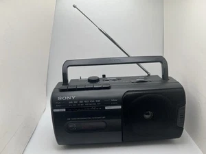 Sony Vintage Retrò CFM-10 AM/FM Radio e Lettore Cassette Registratore Boombox Funzionante - Foto 1 di 7