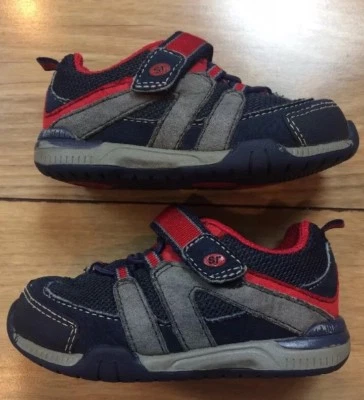 Talla 5.5 Niño Pequeño STRIDE RITE Niños Azul Marino Rojo y Gris Tenis Zapatos Usados en Excelente Condición Caminar  Foto 1 de 4