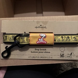 New Hallmark Peanuts SNOOPY Dog Leash 4 Feet Long. Yellow & Black Sealed - Picture 1 of 2
