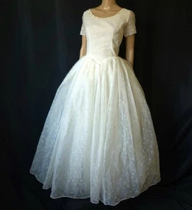 IVORY FLOCKED CHIFFON Vintage 1940s Short Sleeve Ballgown BRIDAL WEDDING DRESS - Picture 1 of 13
