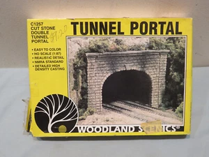 Woodland Scenics Cut Stone Double Tunnel Portal #C1257 HO Scale - Bild 1 von 2