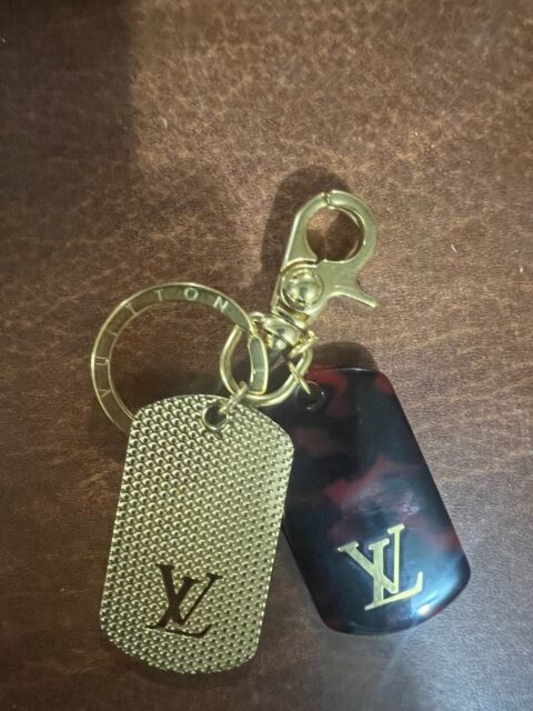 LOUIS VUITTON Neo LV Club Bag Charm Key Chain Ring Silver Leather M67242  04YB551