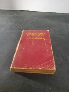 The Catcher In The Rye Paperback (1969 Edition) - Bild 1 von 8