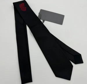 NEUE SCHWARZE SEIDENKRAWATTE VON ALEXANDER MCQUEEN MIT ROT PLATZIERTEM PAISLEY - Bild 1 von 4