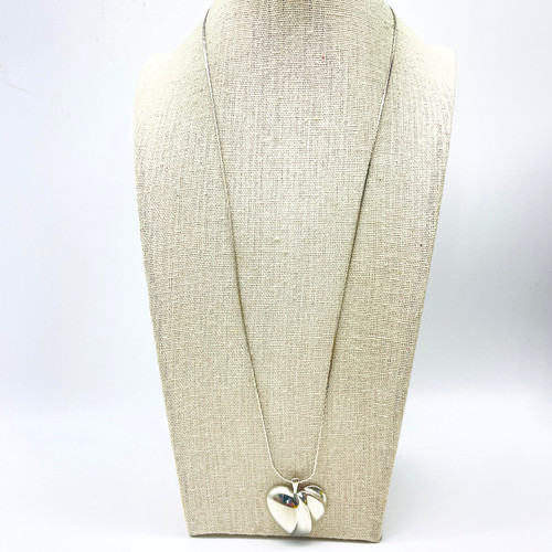 VETEMENTS Collana cuore scanalato tono argento catena cobra