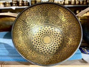 14 inch Flower of life with vajra adorned Handmade  singing bowl-Best yoga tool - Picture 1 of 6