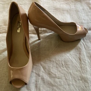 Women’s Guess Pavell Peep Toe Platform Stiletto Heels - Patent Nude, Size 11 - Picture 1 of 6