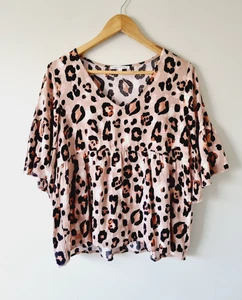 Blusa LABEL OF LOVE Estampado Animal Manga Corta Calce Relajado TALLA PEQUEÑA 10 - Imagen 1 de 5