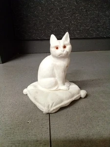 Vintage Alabaster Cat Kitten on Pillow Figurine Glass Eyes  4.5" Tall - Picture 1 of 3