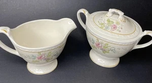 Juego de cuencos de crema y azúcar Homer Laughlin cáscara de huevo georgiano hecho en EE. UU. rosa floral - Imagen 1 de 14
