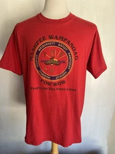 T-shirt MASHPEE WAMPANOAG POW WOW vintage anni 90 tribù indiana "prima luce" taglia XL - Foto 1 di 4