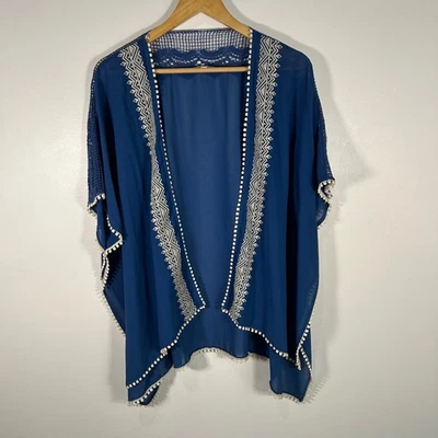 Kimono Kori America azul pequeno médio acabamento em crochê Pom Pom frente aberta - Imagem 1 de 4