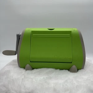 Provo Craft CUTTLEBUG Lime Green Die Cutter Machine with handle (Machine Only) - Picture 1 of 20