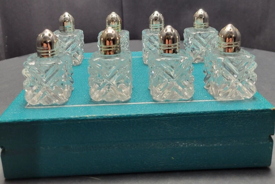 Vintage Eales 1779 Banhado a Prata Mini Copo Shaker de Sal e Pimenta 2" Conjunto de 8 - Imagem 1 de 4