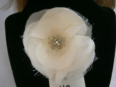 Kleinfeld 发梳 带珍珠和施华洛世奇水晶丝绸薄纱 Organza 蕾丝 150 美元 — 第 1/4 张图片