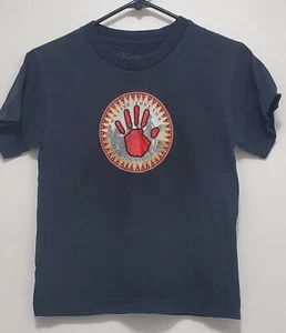 Native Threads Youth Kids T-shirt Size Small Black Printed Design Red Hand - Picture 1 of 4