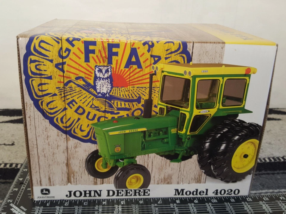 RC2 John Deere 4020 1/16 Diecast Farm Tractor Replica Collectible - Image 1 of 4