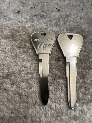 2 New Blank Key For Ford Escort 1997-2003 Replacement Uncut Key Blade X244 / H76 - Image 1 of 2