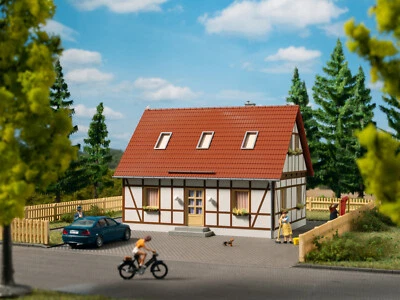 Casa unifamiliar calibre HO/OO Auhagen 11455 Foto 1 de 4