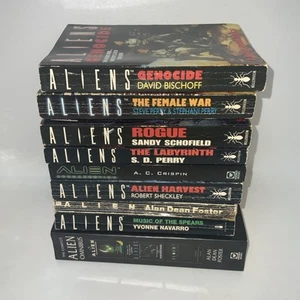 Alien & Aliens Book Bundle x 9 - Picture 1 of 10