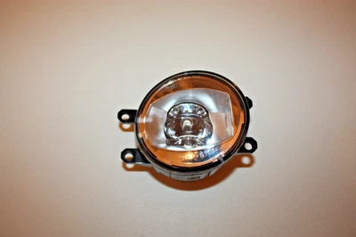Faro antiniebla delantero izquierdo (conductor) Toyota Tundra 2015-2019 LED, OEM Foto 1 de 4