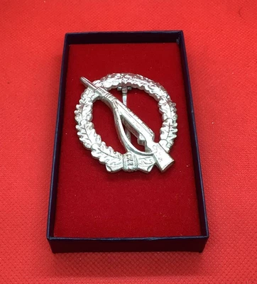 BRD, INFANTERIE-STURMABZEICHEN 1939/1957 IN SILBER.  (D453) - Bild 1 von 4