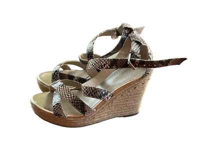 Sandalia de cuña con cuerda Banana Republic para mujer talla 8,5 piel de serpiente marrón cruz Foto 1 de 4