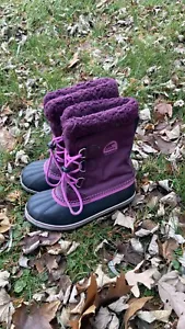 SOREL Purple And Black Waterproof Women's Lace Up Winter Boots Sz 5. EUC - Picture 1 of 6