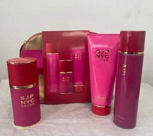 SJP NYC CRUSH by Sarah Jessica Parker | Women 4 pc Gift Set 3.4 Oz Eau de Parfum - Picture 1 of 3
