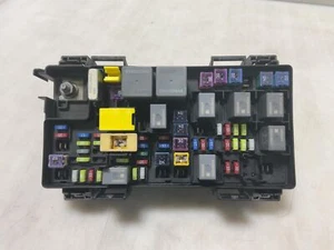 Jeep JK Wrangler TIPM Totally Integrated Power Module 68303924AB 2017-18 169164 - Picture 1 of 7
