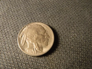 1913 type 2 buffalo nickel Very Choice uncirculated - Picture 1 of 2
