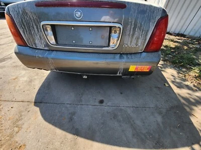 Parachoques trasero gris Cadillac Deville 2000 2001 2002 03 2004 2005 Foto 1 de 3